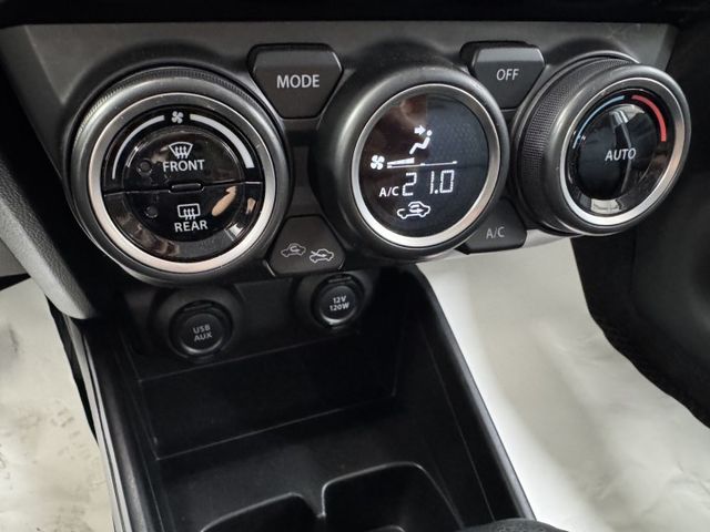 油電 ~ 就是愛白車 ! 免鑰使、定速、ACC、盲點偵測、車偏、煞停、恆溫空調、TCS防滑、胎壓監控 ~  第7張相片
