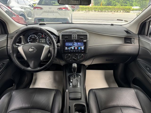 買車免求人~月繳6000輕鬆開回家 ~大螢幕安卓機、抬頭顯示器、後座分離傾倒、後座出風口 !  第4張相片