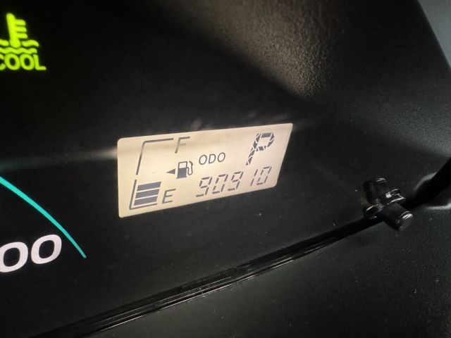 你沒看錯 ~ 僅跑九萬 ! 車輛整理中 ~ 歡迎預約賞車 !  第2張相片