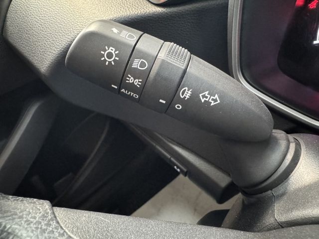 原廠保固中 ~ 僅跑四萬 !  定速、ACC、車偏、煞停、TCS防滑、胎壓監控、ISOFIX、後座分離傾倒 !  第11張相片