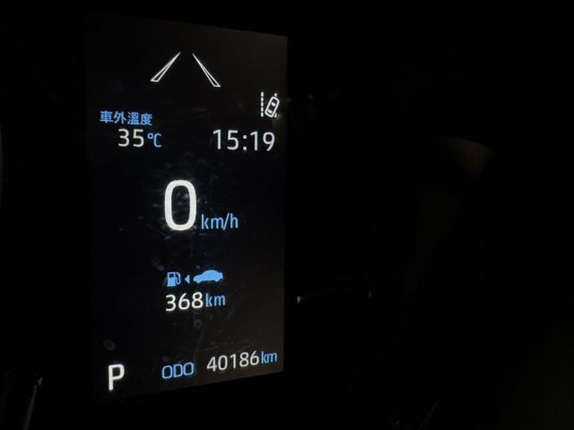 原廠保固中 ~ 僅跑四萬 !  定速、ACC、車偏、煞停、TCS防滑、胎壓監控、ISOFIX、後座分離傾倒 !  第12張相片
