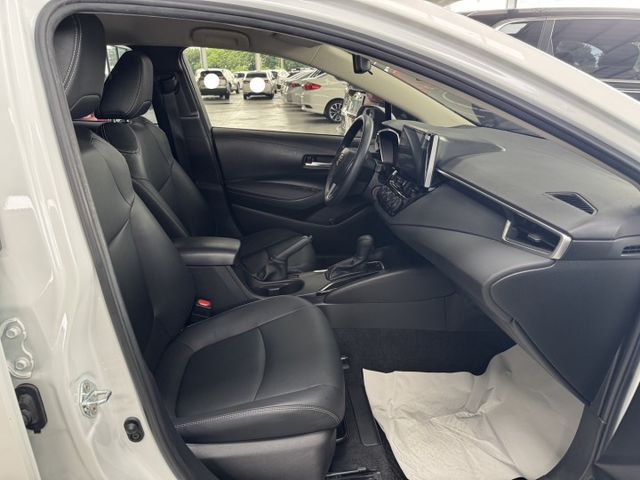 原廠保固中 ~ 僅跑四萬 !  定速、ACC、車偏、煞停、TCS防滑、胎壓監控、ISOFIX、後座分離傾倒 !  第20張相片