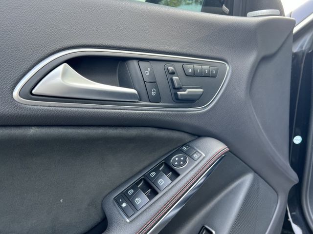 CLA45 AMG 盲點 HK音響 大螢幕 天窗  第14張相片