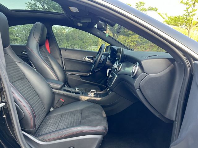 CLA45 AMG 盲點 HK音響 大螢幕 天窗  第17張相片