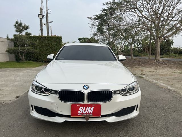 316i 免鑰匙啟動 摸門解鎖 HK音響 倒車顯影  第2張相片