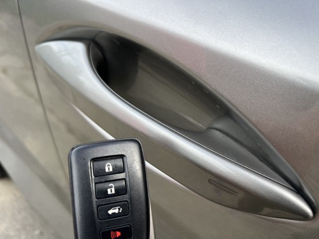 NX200T 有渦輪 天窗 免鑰匙啟動 摸門解鎖 倒車顯影 電動尾門  第5張相片