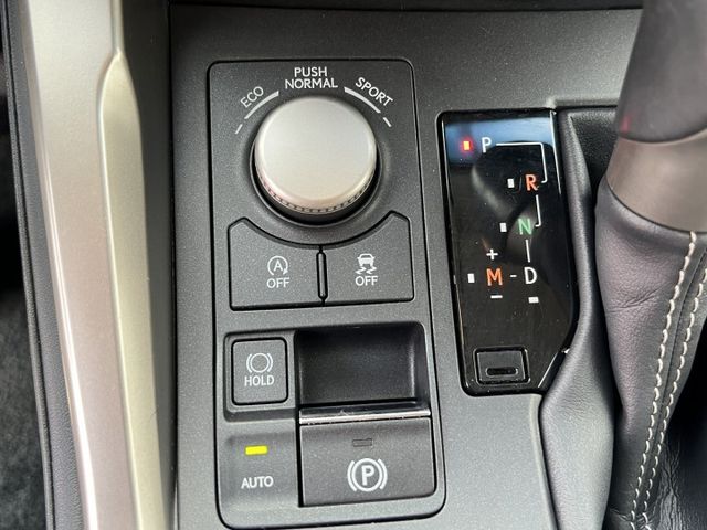 NX200T 有渦輪 天窗 免鑰匙啟動 摸門解鎖 倒車顯影 電動尾門  第9張相片