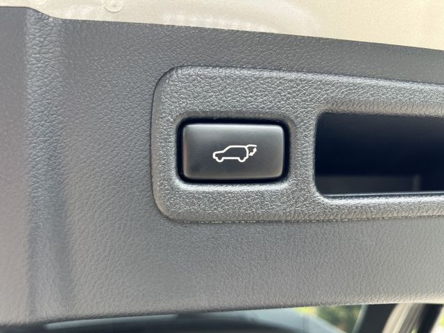 NX200T 有渦輪 天窗 免鑰匙啟動 摸門解鎖 倒車顯影 電動尾門  第17張相片