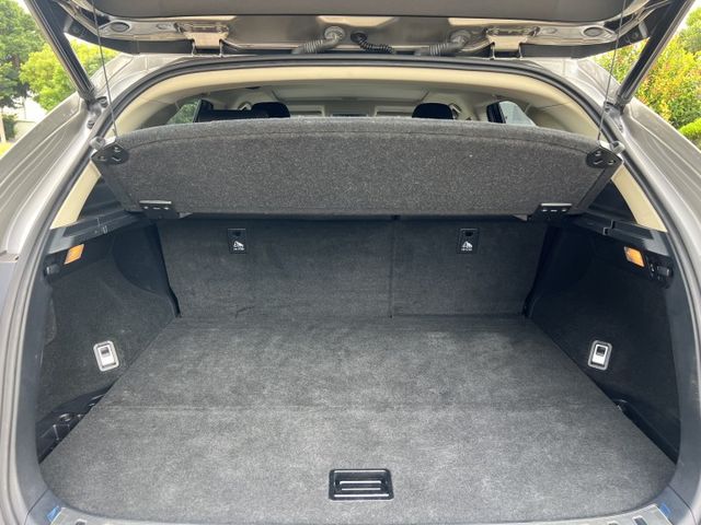 NX200T 有渦輪 天窗 免鑰匙啟動 摸門解鎖 倒車顯影 電動尾門  第18張相片