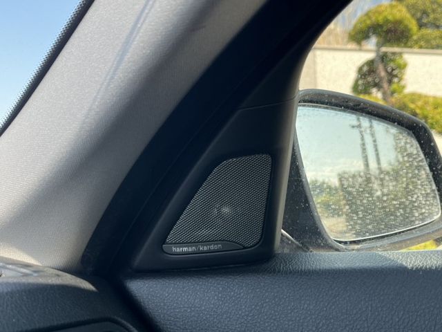 520i 都在原廠保養 選配天窗 HK音響 電動尾門 倒車顯影  第10張相片