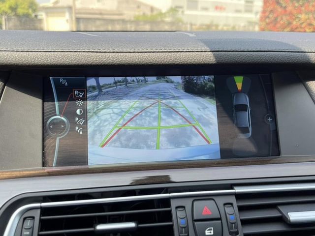 BMW 740Li   超低里程 僅跑9萬 全車原版件 20幾萬開回去帥  第10張相片