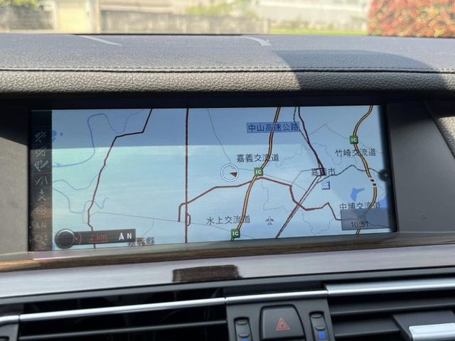 BMW 740Li   超低里程 僅跑9萬 全車原版件 20幾萬開回去帥  第11張相片