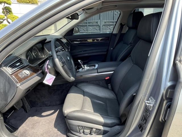 BMW 740Li   超低里程 僅跑9萬 全車原版件 20幾萬開回去帥  第13張相片