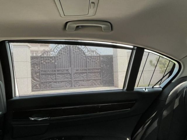 BMW 740Li   超低里程 僅跑9萬 全車原版件 20幾萬開回去帥  第14張相片