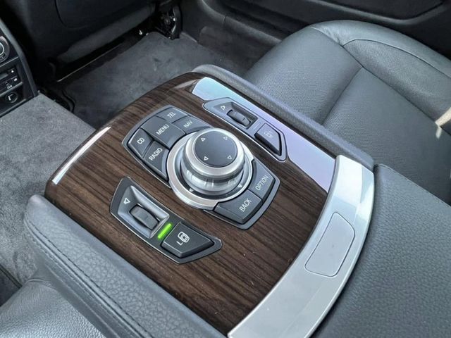 BMW 740Li   超低里程 僅跑9萬 全車原版件 20幾萬開回去帥  第19張相片