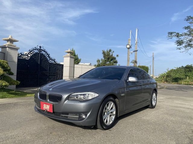 一手車 都在原廠保養 連行車紀錄器都在原廠裝 低里程 柴油有力又省油  第1張相片