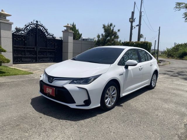 油電版 超低里程 新車保固中 僅跑3萬  第1張相片