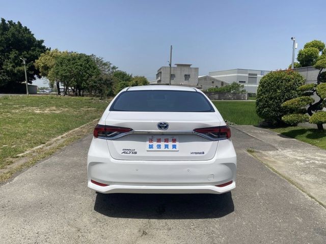 油電版 超低里程 新車保固中 僅跑3萬  第5張相片