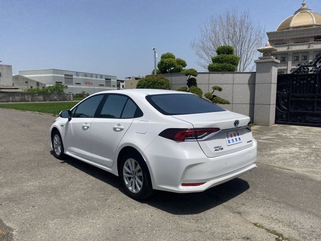 油電版 超低里程 新車保固中 僅跑3萬  第6張相片