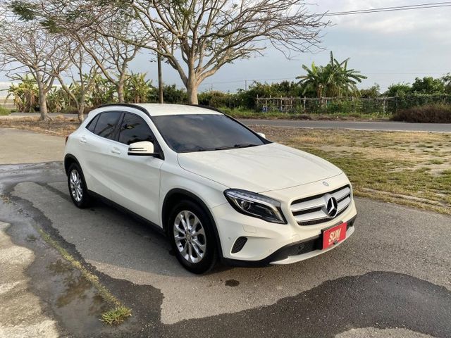 僅跑10萬 免鑰匙啟動 倒車顯影 電動尾門  第3張相片
