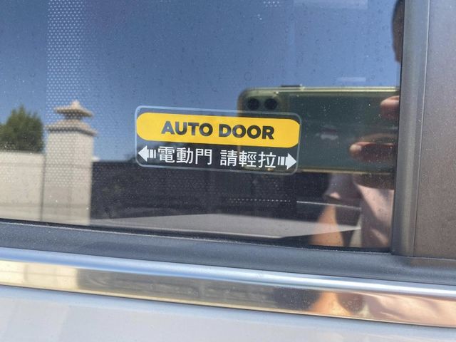 僅跑2萬 新車保固中 電動滑門  第18張相片