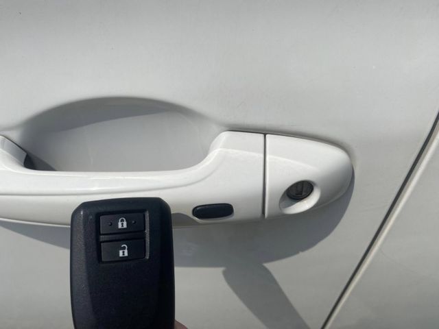 超低里程 僅跑2萬 免鑰匙啟動IKEY 雙色內裝  第7張相片