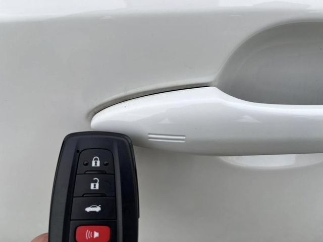 新車保固中 僅跑9千 免鑰匙啟動 摸門解鎖  第7張相片