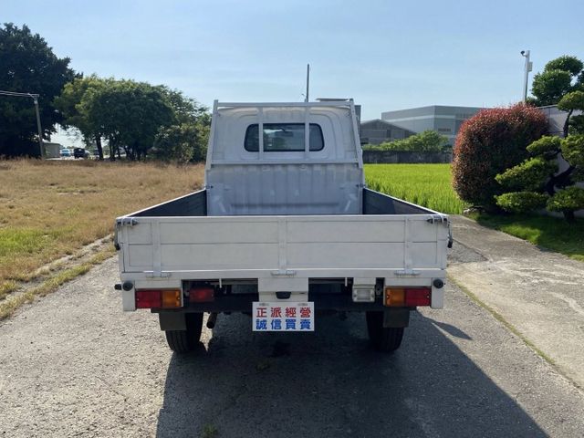 自排 新車保固中  第5張相片