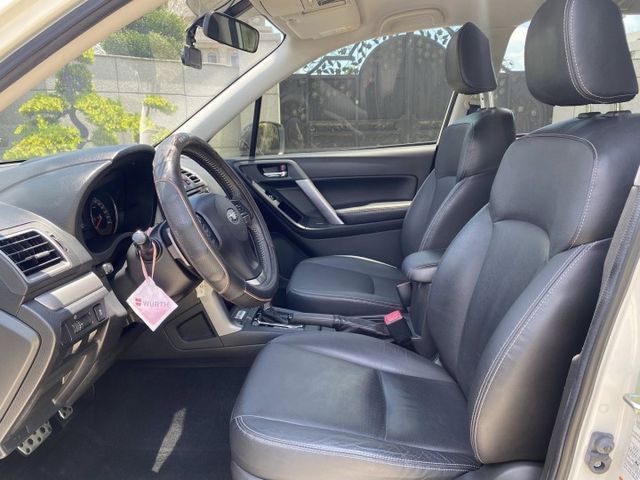 FORESTER  第11張相片