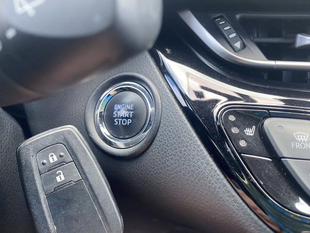 僅跑5萬  CHR 認證車 里程僅跑5萬 車況好  第11張相片