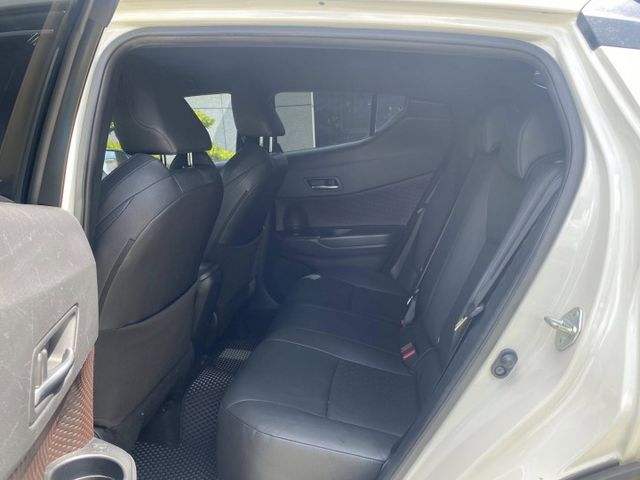 僅跑5萬  CHR 認證車 里程僅跑5萬 車況好  第15張相片