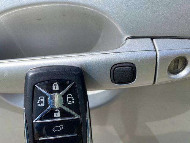 頂級款 雙電動滑門  第三排電動收折 超值得入手  第7張相片