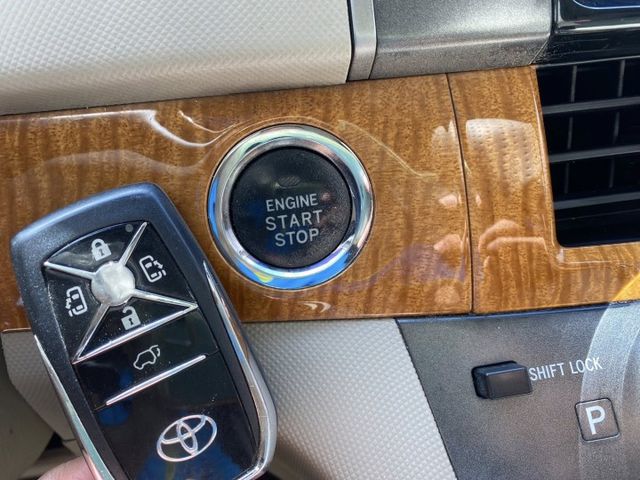 頂級款 雙電動滑門  第三排電動收折 超值得入手  第9張相片