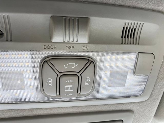 頂級款 雙電動滑門  第三排電動收折 超值得入手  第14張相片