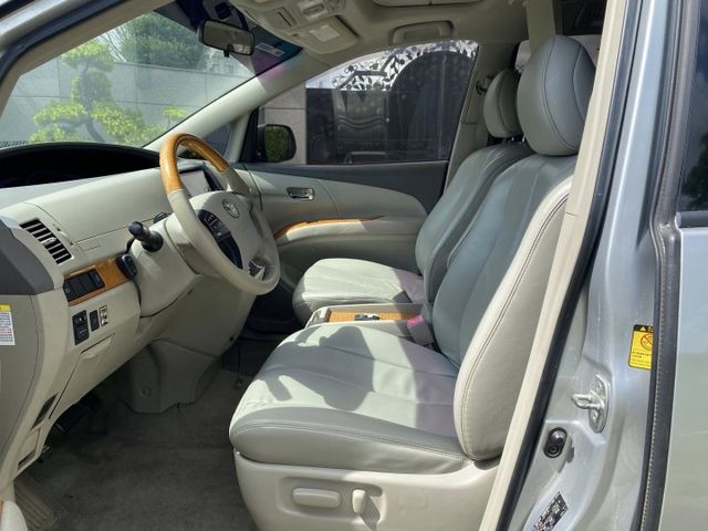 頂級款 雙電動滑門  第三排電動收折 超值得入手  第17張相片