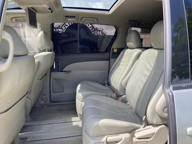 頂級款 雙電動滑門  第三排電動收折 超值得入手  第18張相片