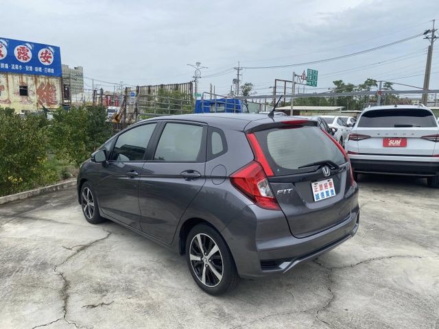 僅跑5萬 2020 飛特S版 熱門小車  第6張相片