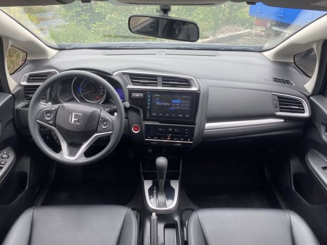 僅跑5萬 2020 飛特S版 熱門小車  第14張相片