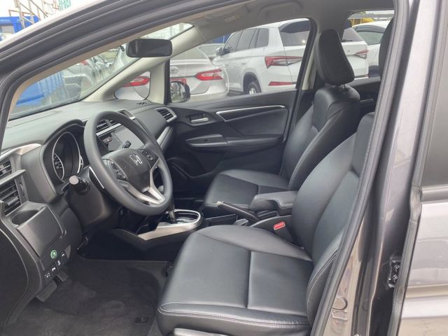 僅跑5萬 2020 飛特S版 熱門小車  第15張相片