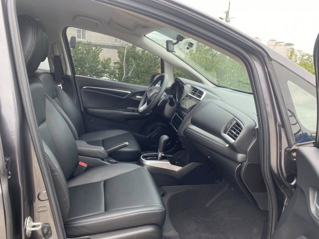 僅跑5萬 2020 飛特S版 熱門小車  第17張相片