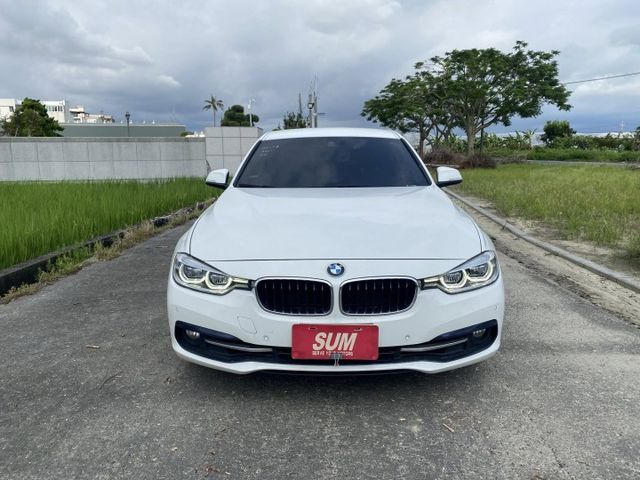 BMW 320I 汽油 低里程 僅跑10萬 摸門解鎖 盲點 5AS HK音響 導航  第2張相片