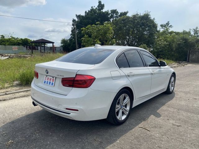 BMW 320I 汽油 低里程 僅跑10萬 摸門解鎖 盲點 5AS HK音響 導航  第4張相片