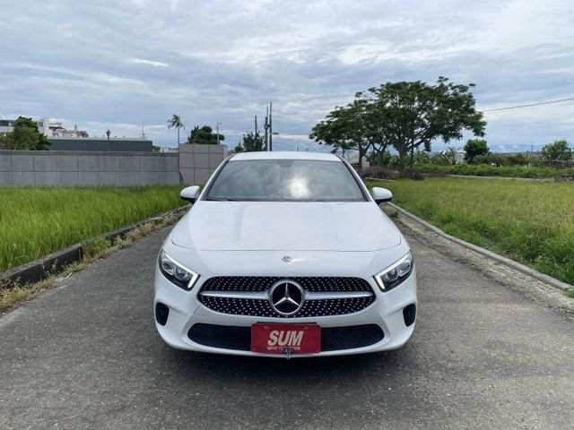 A180 小姐姐最愛 原廠保養 盲點摸門 配備基本滿 便宜賣 快就好  第2張相片