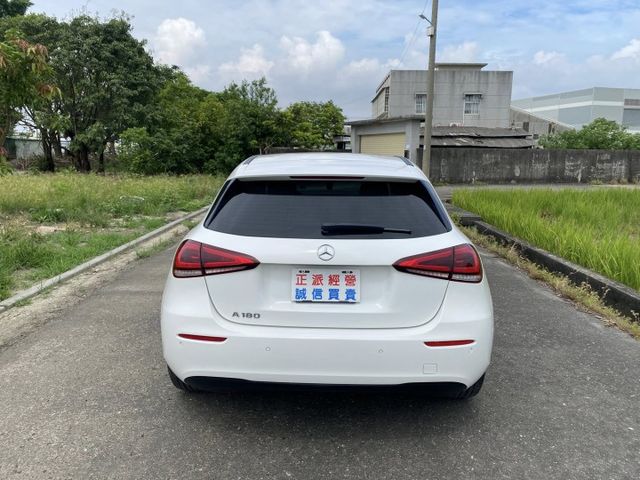 A180 小姐姐最愛 原廠保養 盲點摸門 配備基本滿 便宜賣 快就好  第5張相片