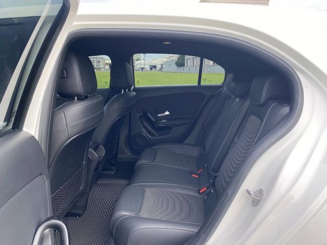 A180 小姐姐最愛 原廠保養 盲點摸門 配備基本滿 便宜賣 快就好  第17張相片