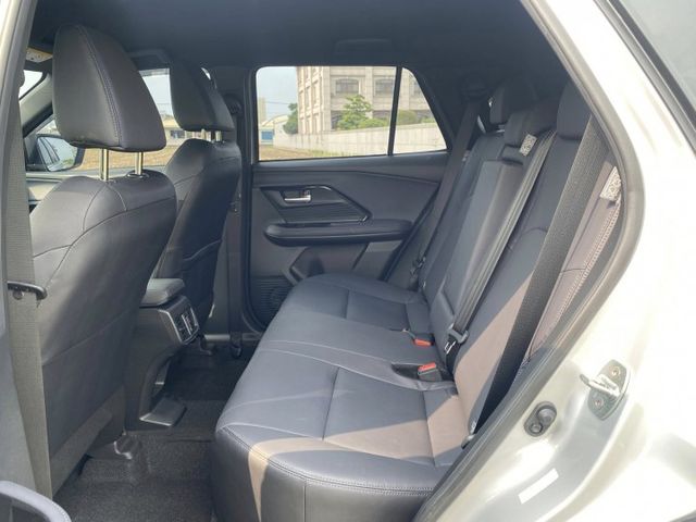 2024 亞力士CROSS 高階潮玩版 / 摸們/盲點/原廠保養/電動尾門/ACC跟車/360環景 便宜  第19張相片