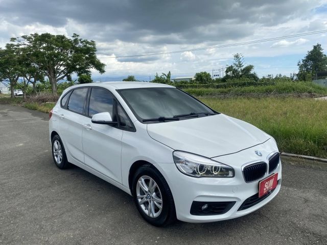 218i 汽油 僅跑8萬 氣氛好 車況讚  第3張相片