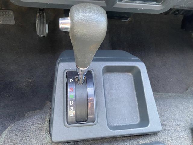 自排 超稀有 僅跑3萬  8人座  第2張相片