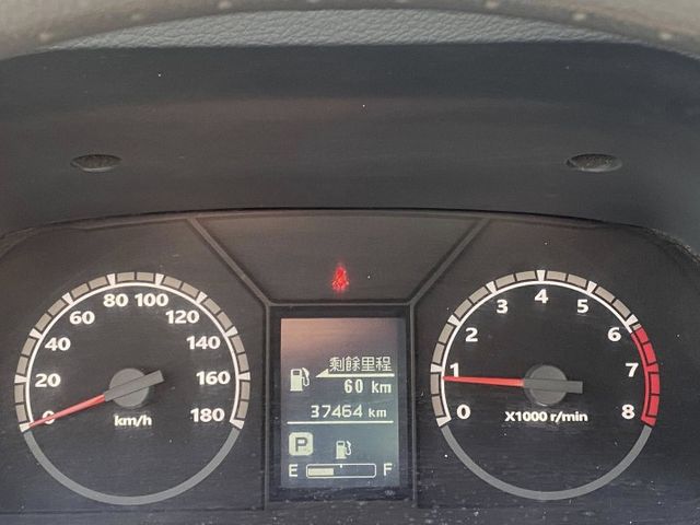 自排 超稀有 僅跑3萬  8人座  第8張相片