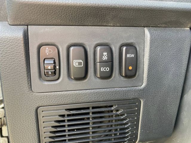 自排 超稀有 僅跑3萬  8人座  第12張相片